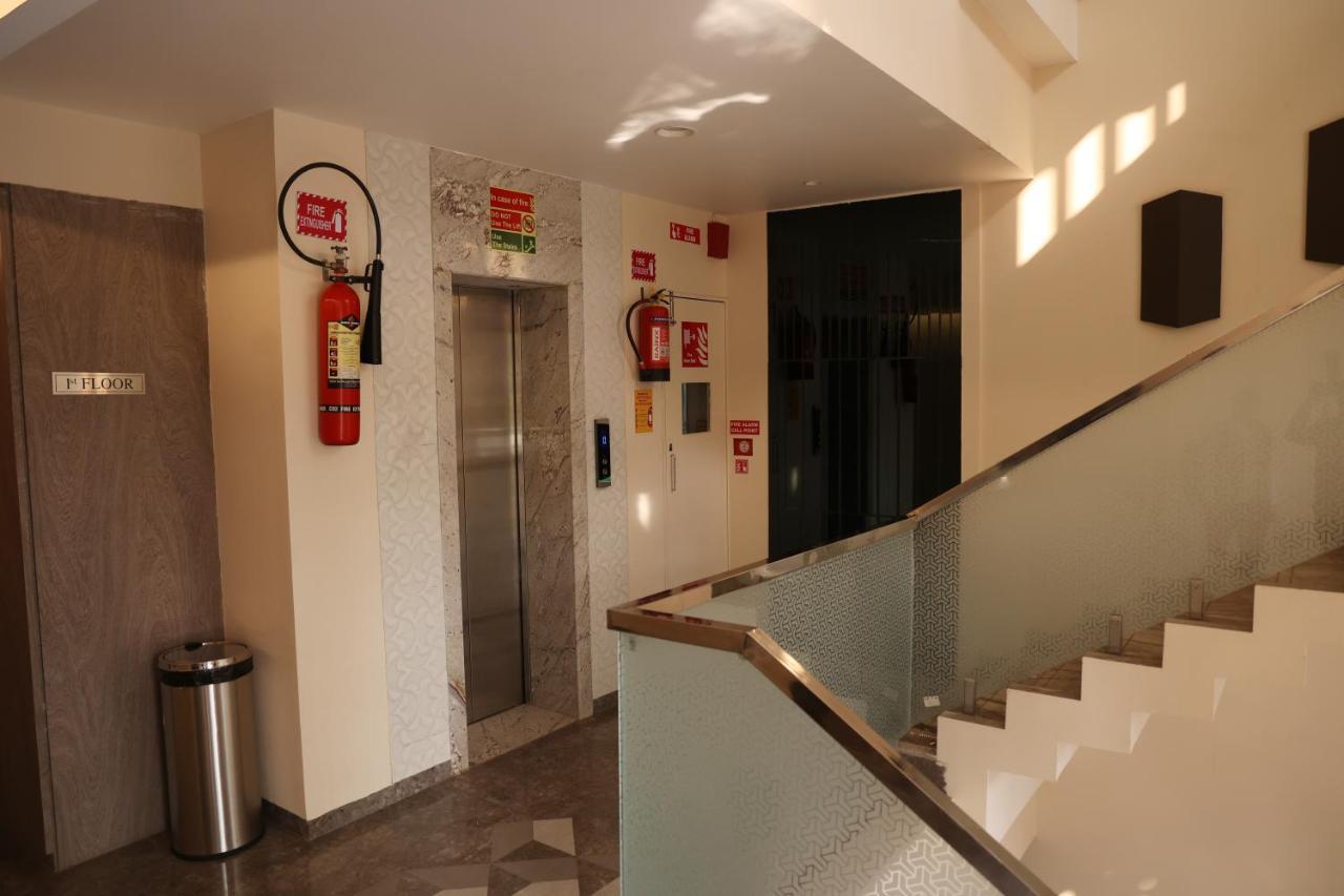 Hotel Pinaka Inn ラクナウ エクステリア 写真