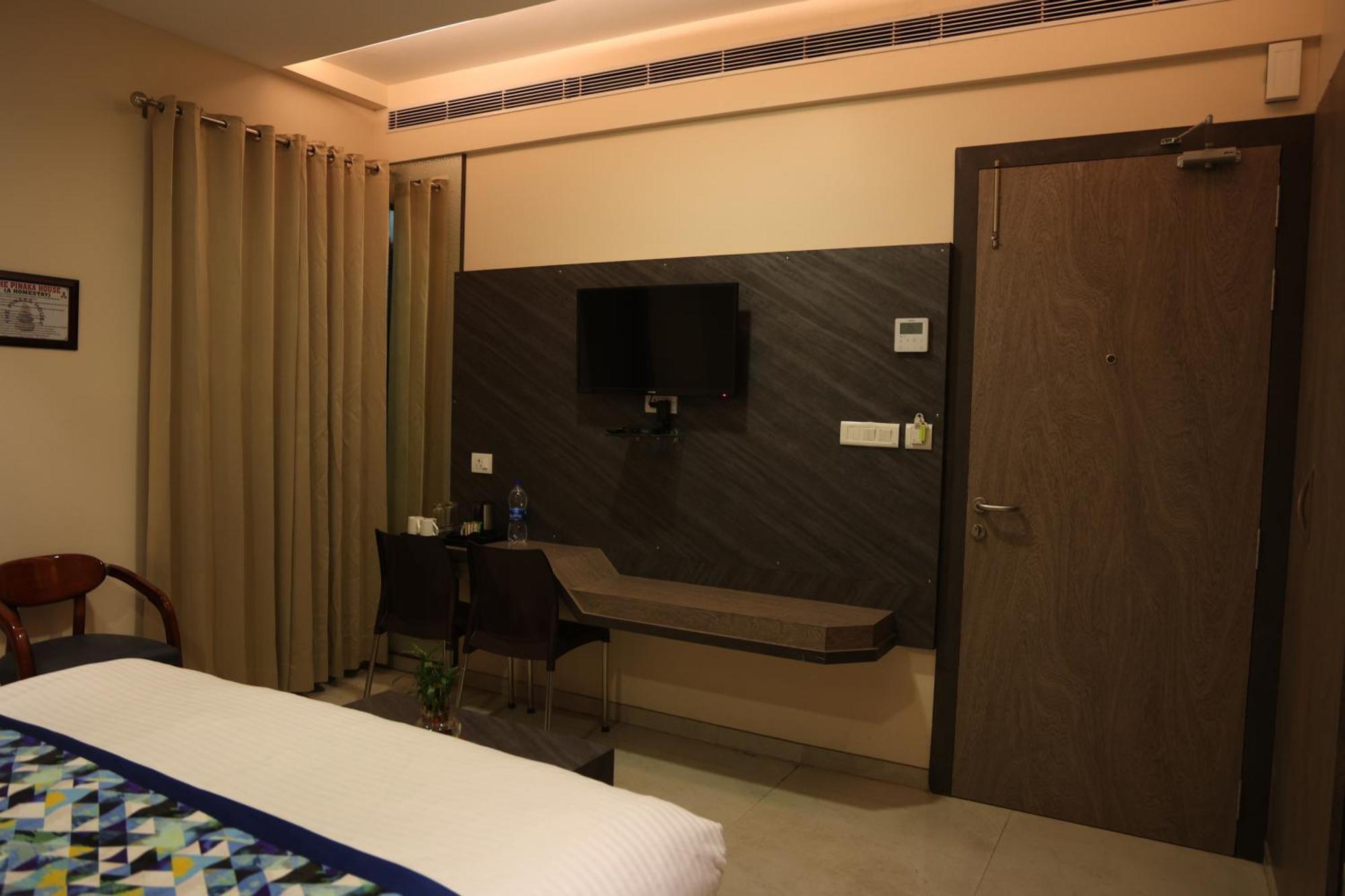 Hotel Pinaka Inn ラクナウ エクステリア 写真