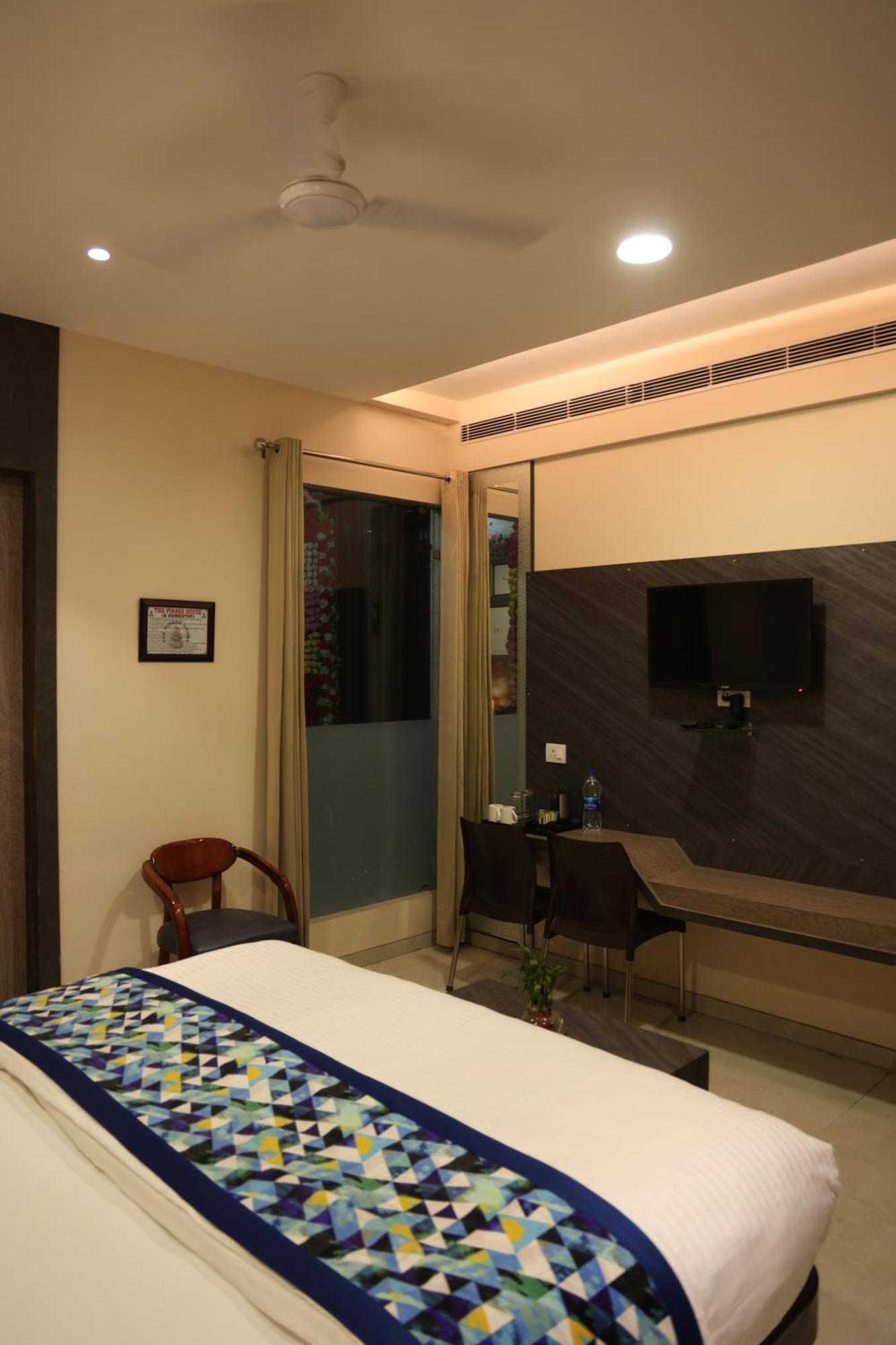 Hotel Pinaka Inn ラクナウ エクステリア 写真