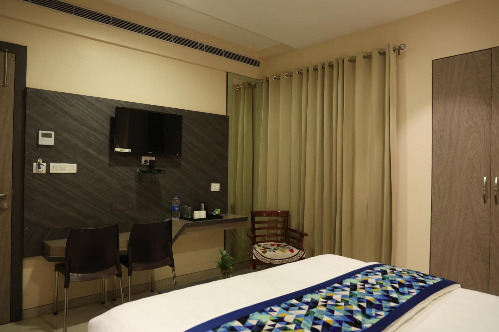 Hotel Pinaka Inn ラクナウ エクステリア 写真