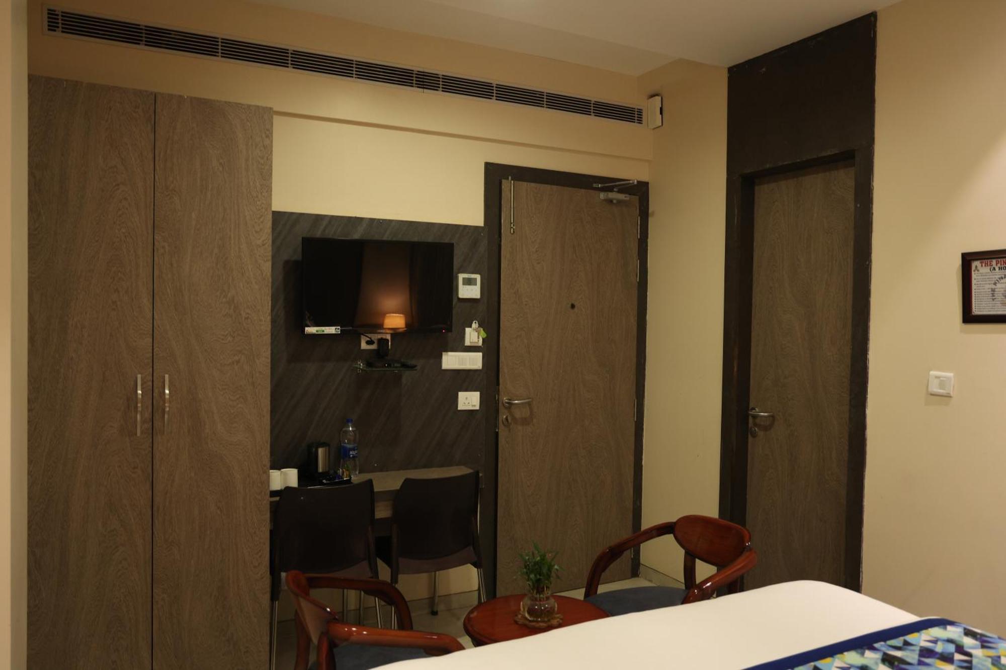 Hotel Pinaka Inn ラクナウ エクステリア 写真