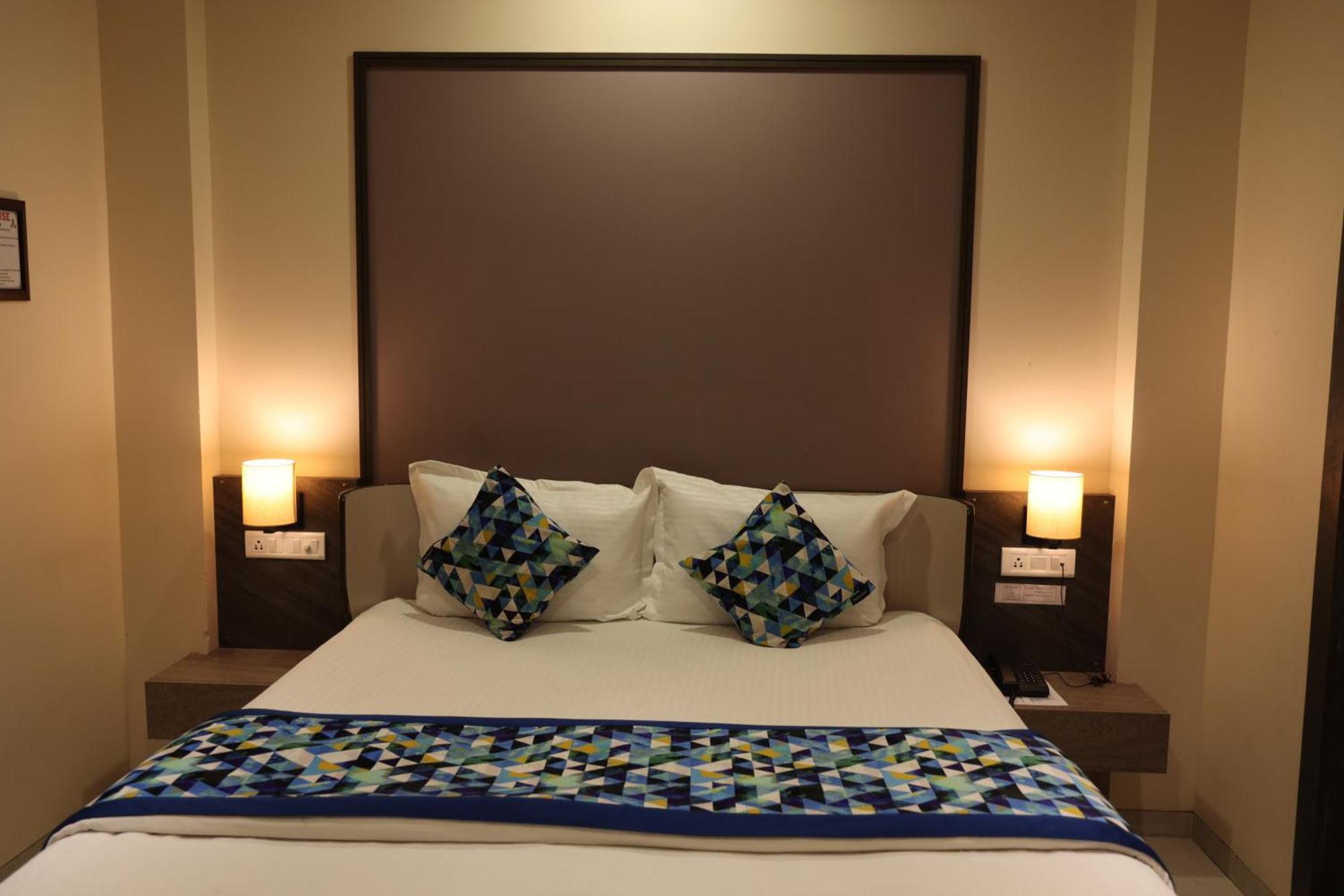 Hotel Pinaka Inn ラクナウ エクステリア 写真