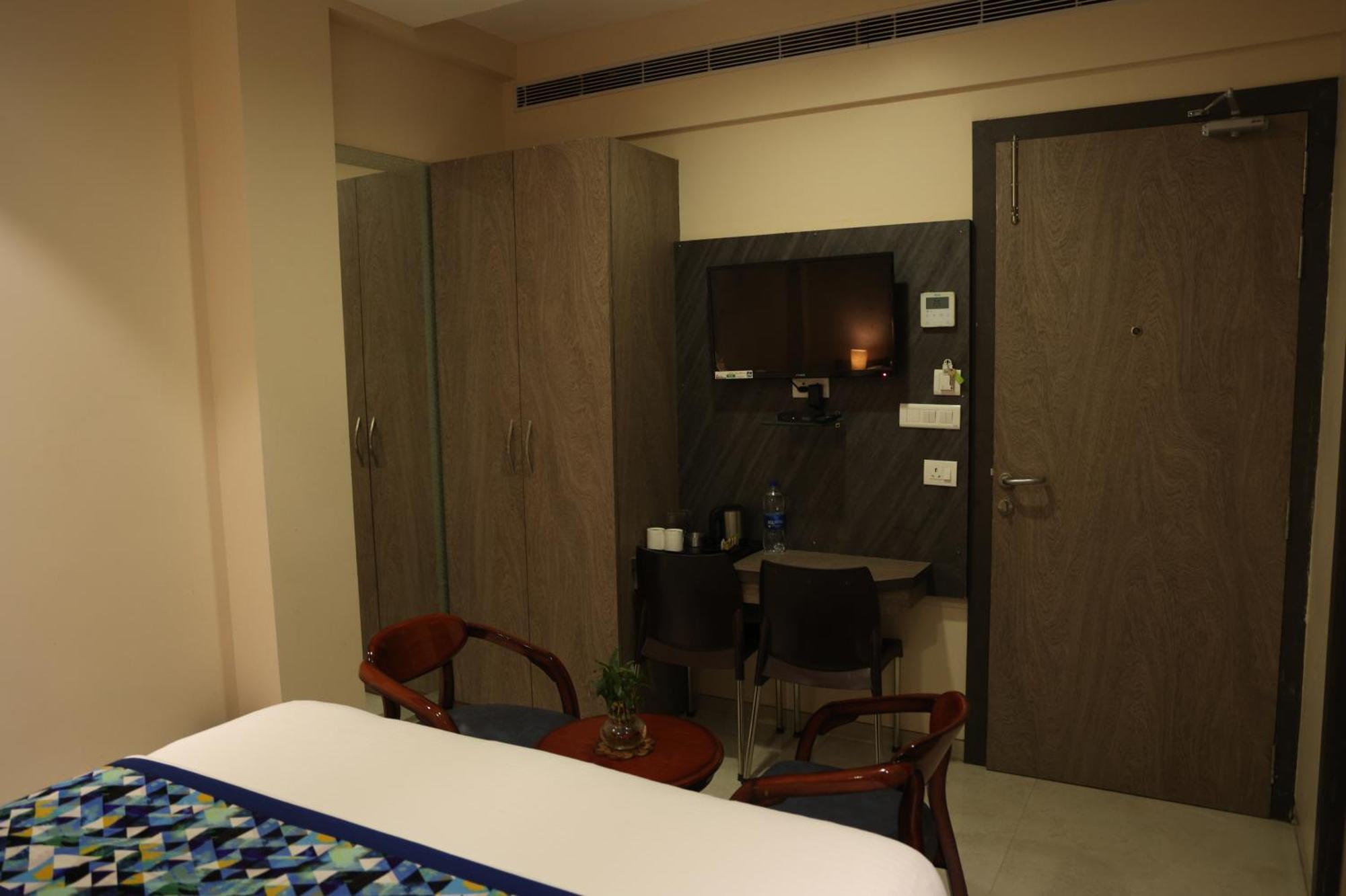 Hotel Pinaka Inn ラクナウ エクステリア 写真