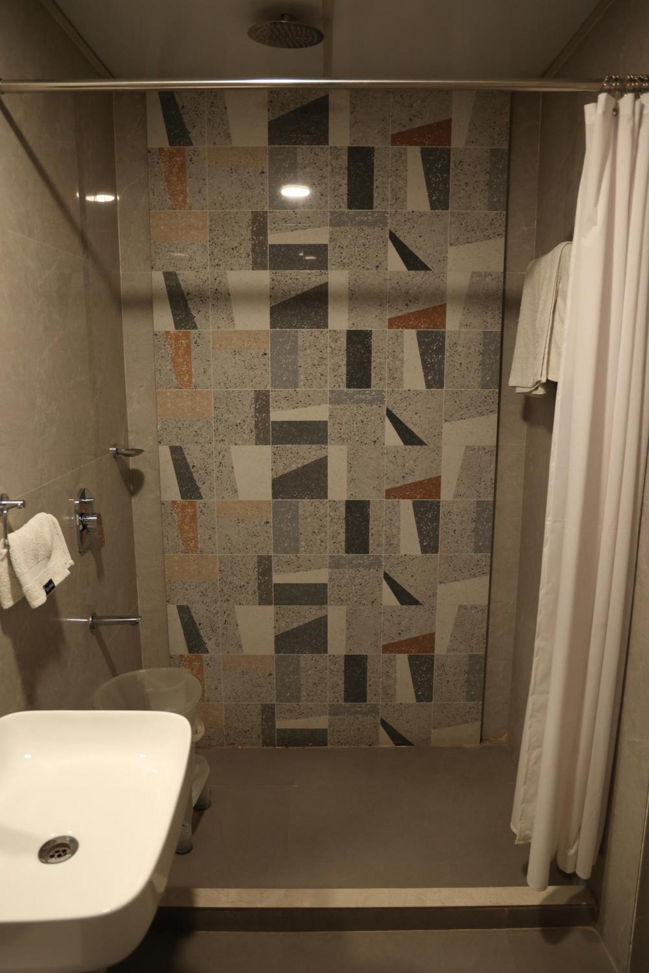 Hotel Pinaka Inn ラクナウ エクステリア 写真